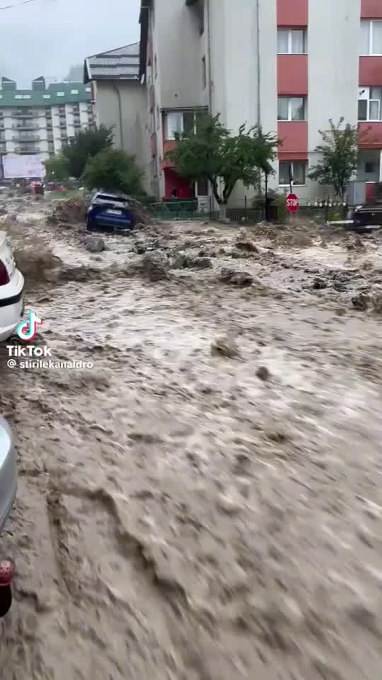 A tăcut ministrul Mediului despre inundațiile din Bușteni?
