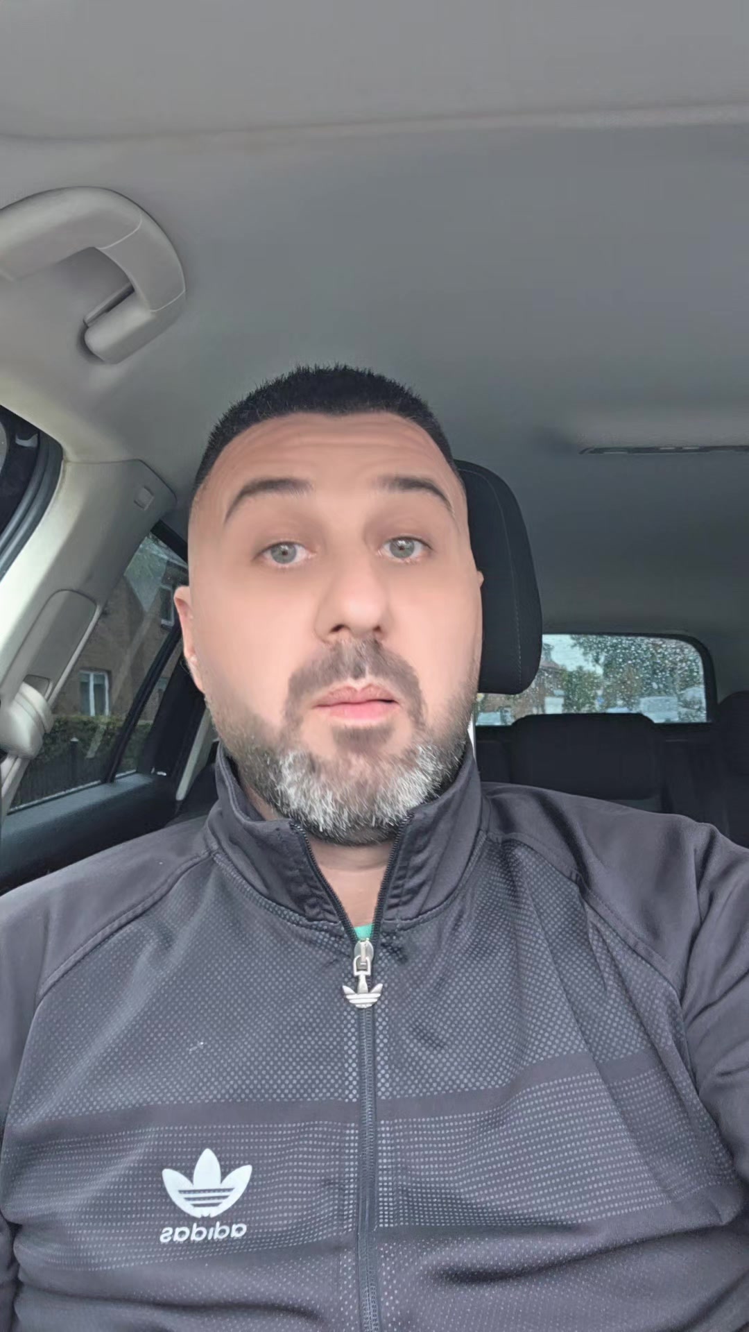 Previzualizare video TikTok @alexcoco1989