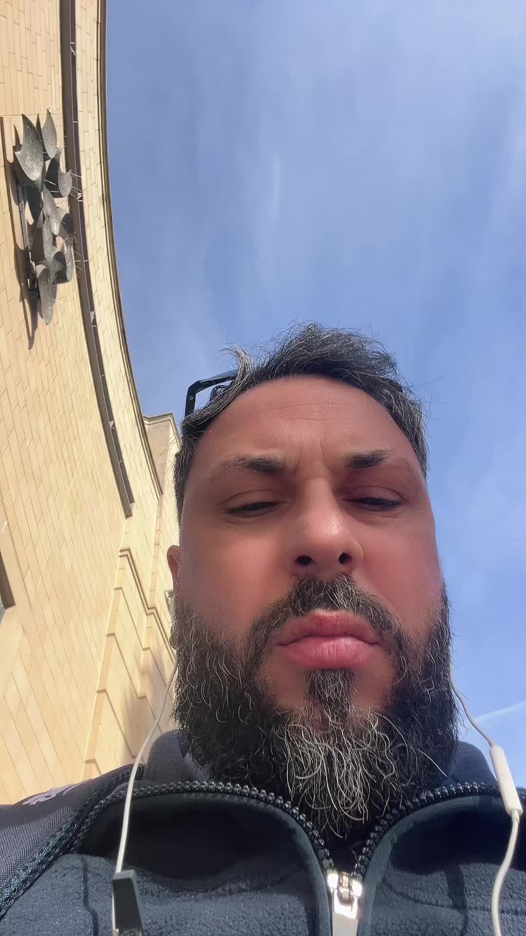 Previzualizare video TikTok @razvanel1782_oficial