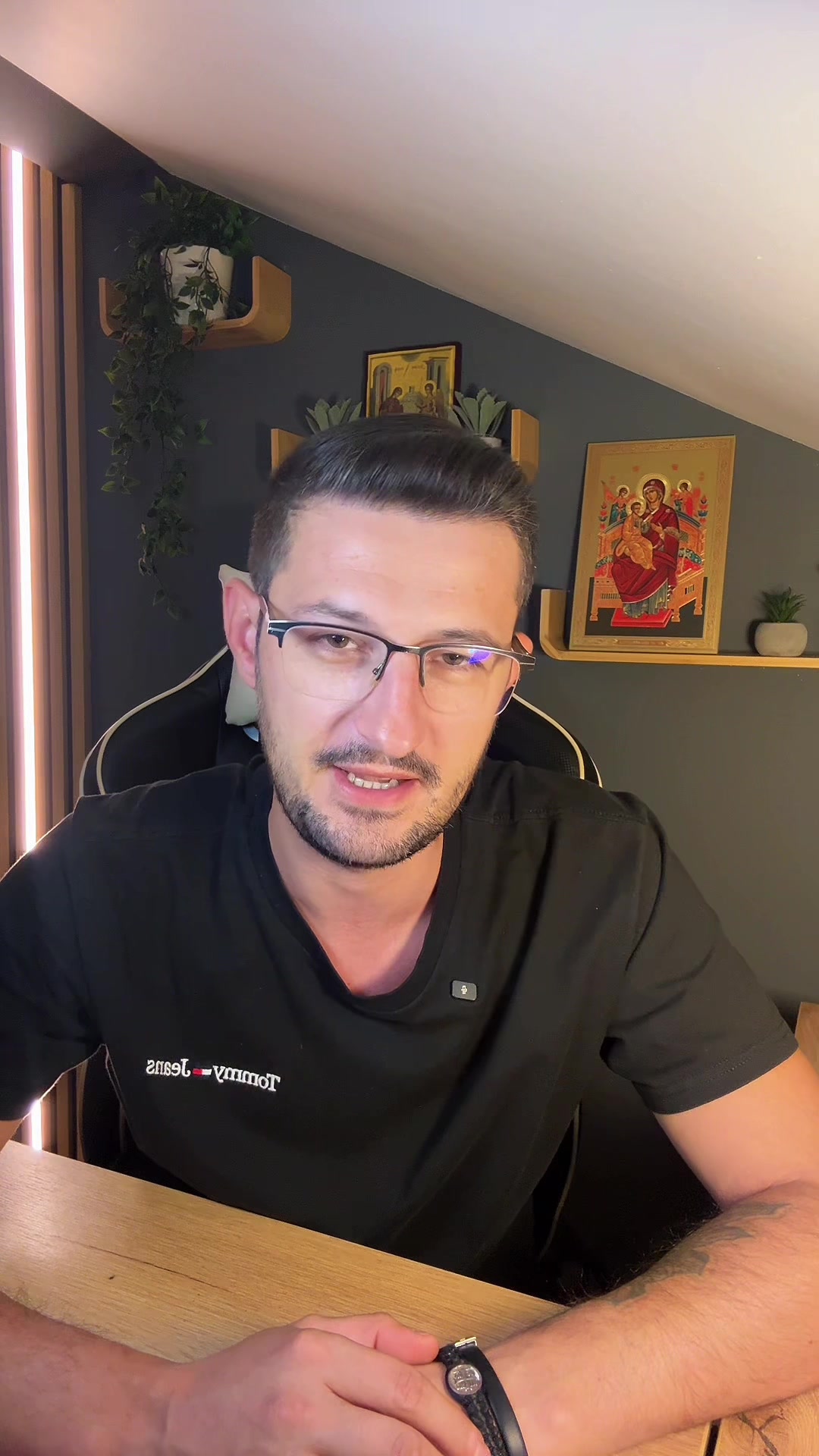 Previzualizare video TikTok @eduardpopa.ro