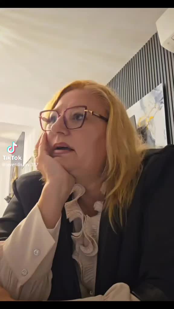 Previzualizare video TikTok @floricaburtoi