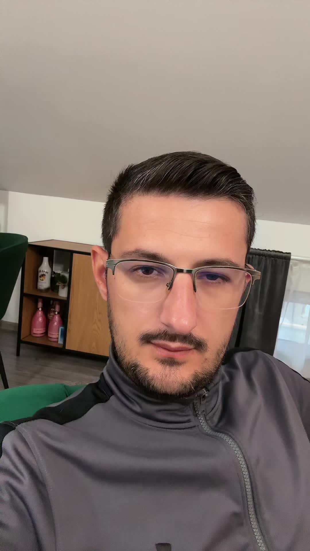 Previzualizare video TikTok @eduardpopa.ro